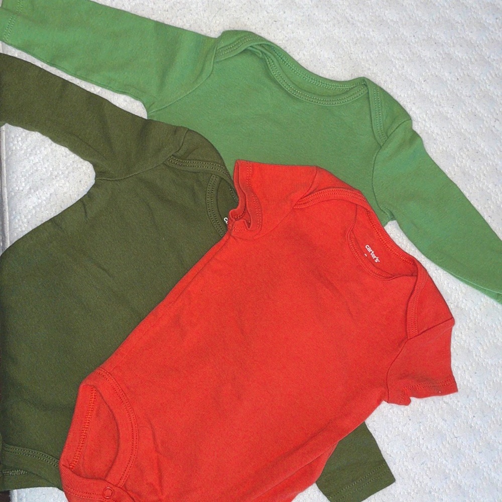 Bundle of 3 Carter’s 3 Month Solid Bodysuits/Onesies Long and Short Sleeves